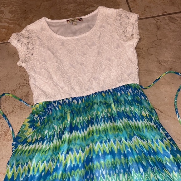Girls dress bundle - Picture 4 of 8